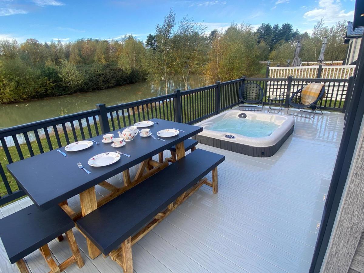 Lakewood Retreat Woodhall Spa Bagian luar foto